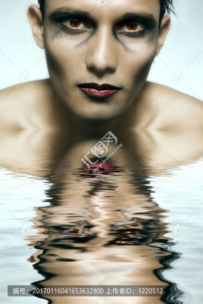 印尼年輕人制造了可怕的-匯圖網(wǎng) www.fosd68.com 印尼年輕人制造了可怕的