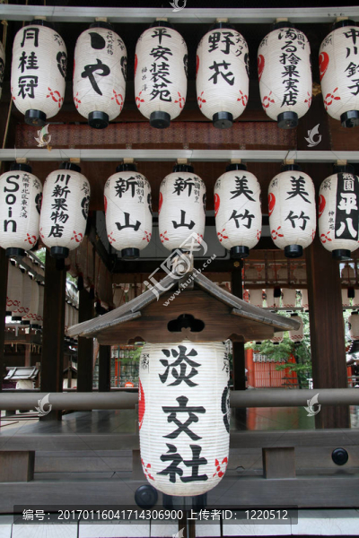 祈禱的燈籠-八坂神社；京都；日本