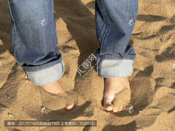 腿上的沙子-匯圖網(wǎng) www.fosd68.com 腿上的沙子