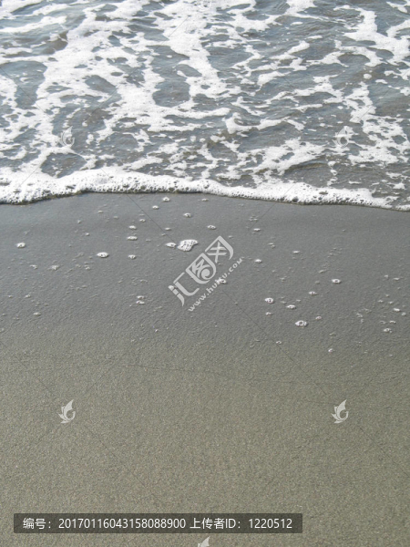 海灘上的波浪