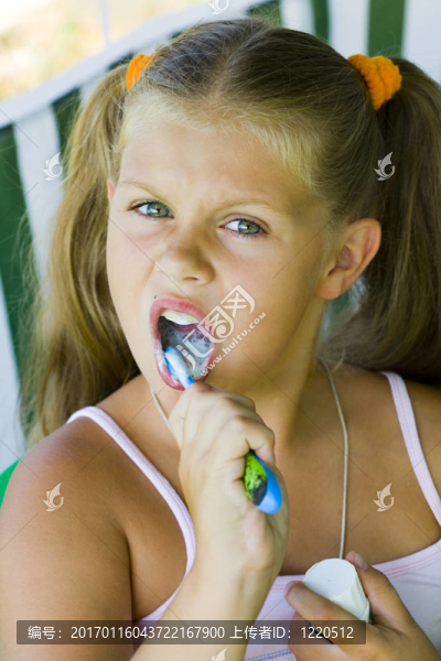 清潔牙齒-匯圖網(wǎng) www.fosd68.com 清潔牙齒