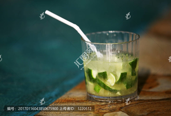 綠色的雞尾酒