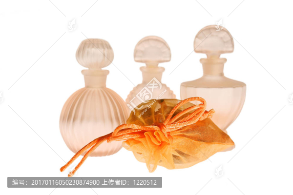 干花香包和瓶子