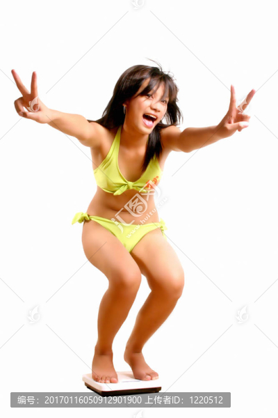 體重秤上的女人
