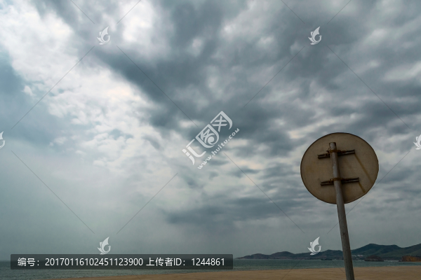 海邊路牌