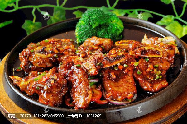 鐵板牛仔骨