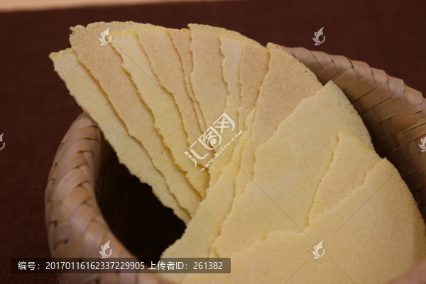 竹簍碎玉米餅組照
