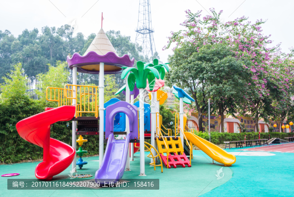 幼兒園,塑料滑梯