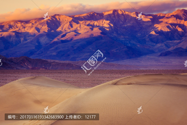 幽美的山
