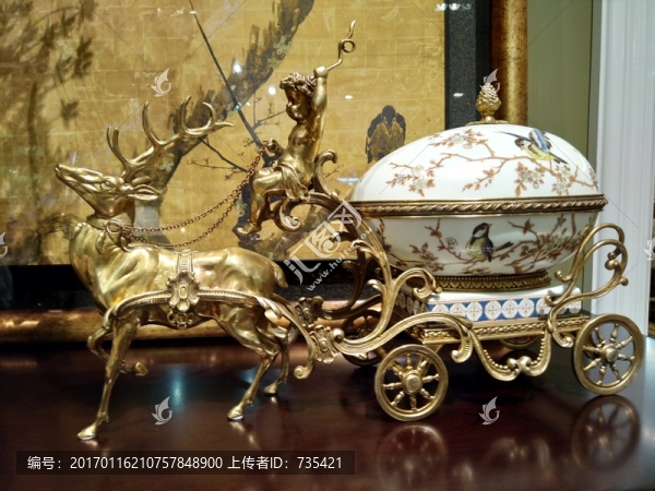 趕馬車擺件