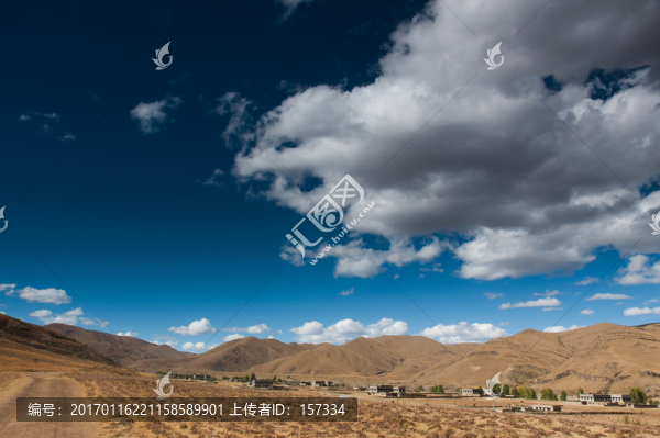 傍河鄉(xiāng)風光