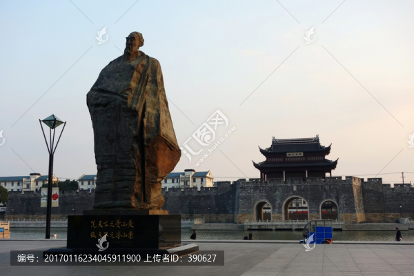 范仲淹塑像