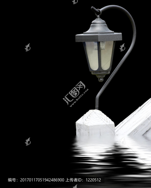 上漲的河水