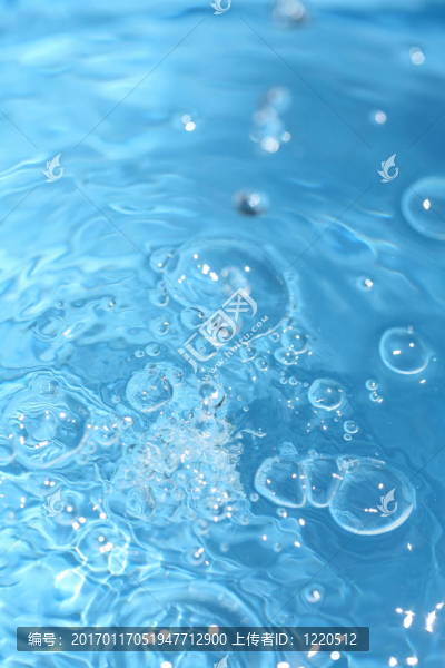 水