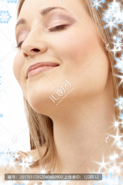 微笑的女人的照片