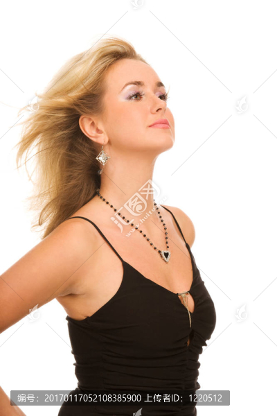 穿黑衣服的女人
