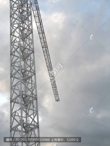 白色的建筑起重機(jī)