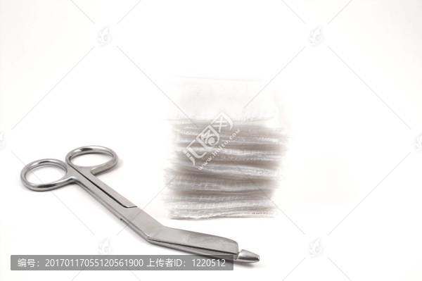 醫(yī)用剪刀和紗布