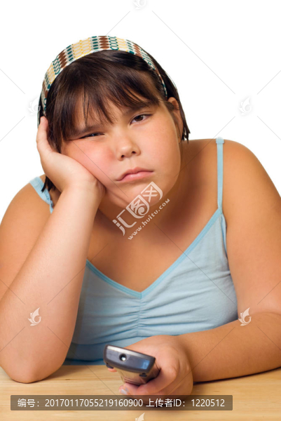 女孩在看電視
