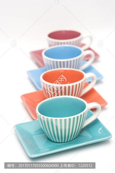 四杯咖啡器
