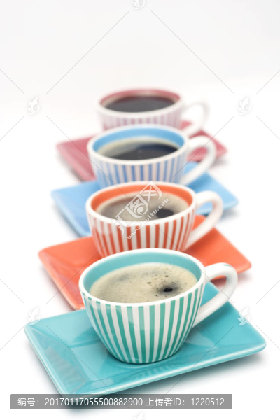 四杯咖啡器