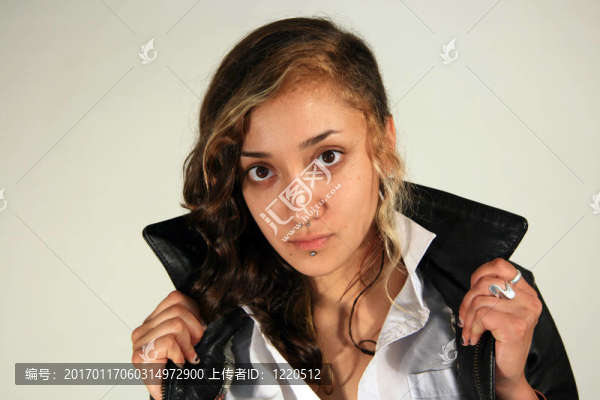 一個混血的年輕女人的肖像