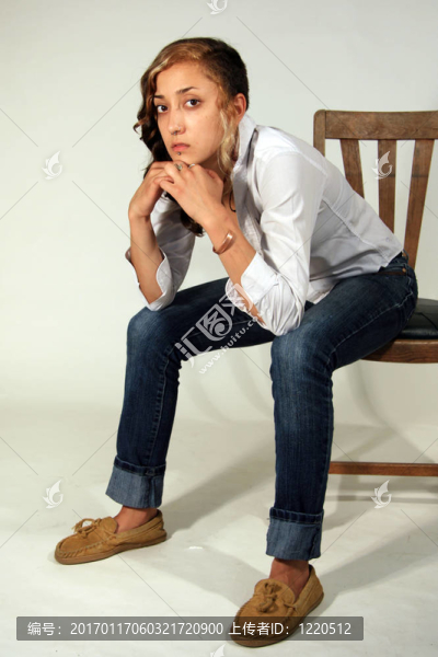 一個(gè)混血的年輕女人的肖像