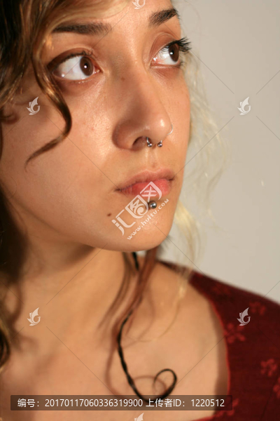 一個混血的年輕女人的肖像