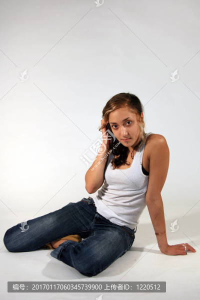 一個(gè)混血的年輕女人的肖像