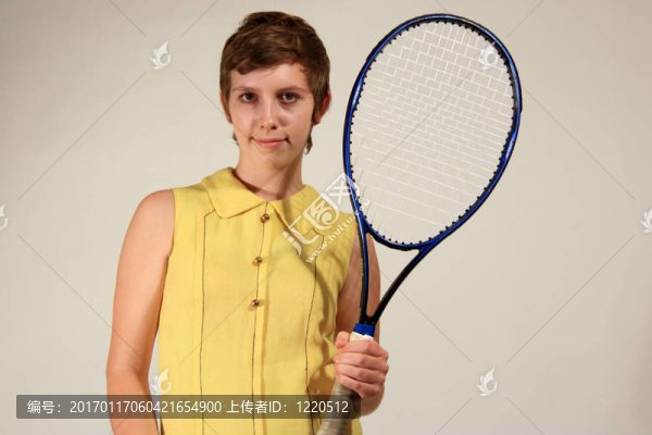 網(wǎng)球運(yùn)動(dòng)員；復(fù)古風(fēng)格的女孩