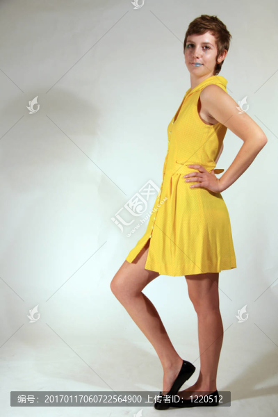 小丑面對可愛的Young,Woman