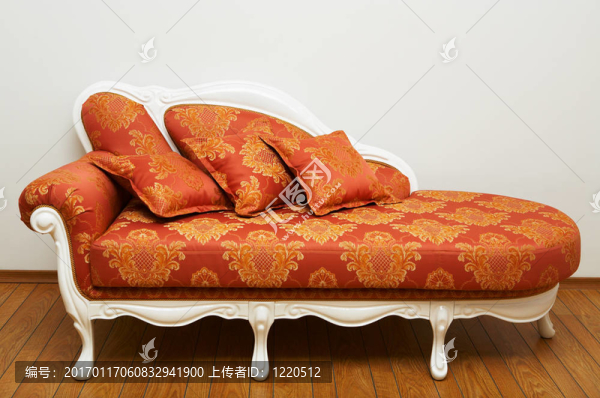 漂亮的紅色沙發(fā)