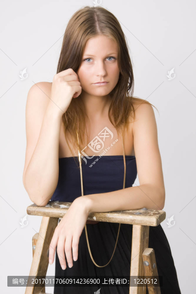 年輕漂亮的女人