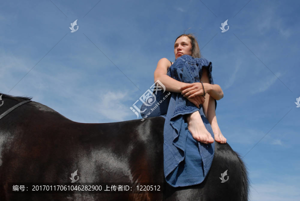 沉思的少女