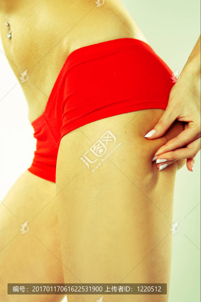 女人抓著她的屁股