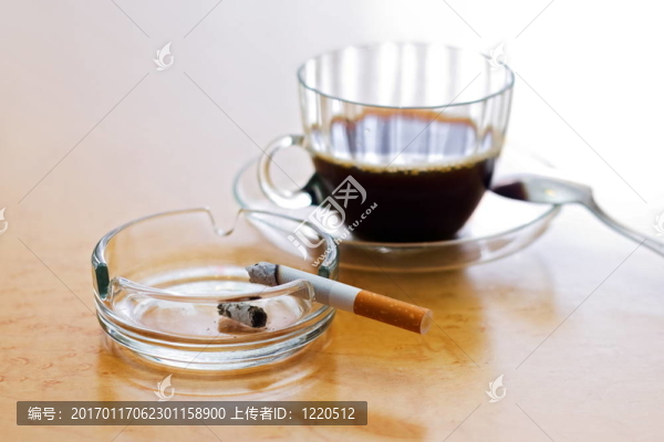 喝咖啡休息