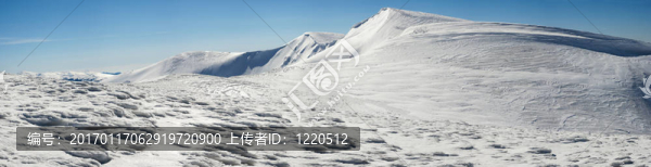 冬天的山脊