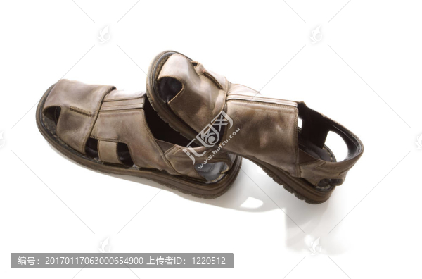 舊涼鞋