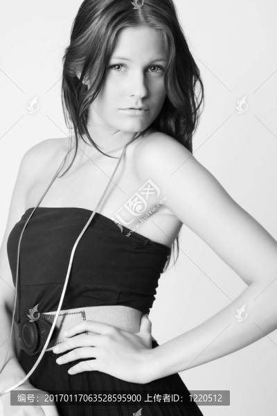 年輕漂亮的女人