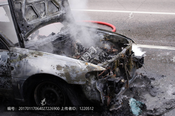 火災(zāi)損壞的汽車