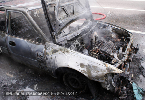 火災(zāi)損壞的汽車