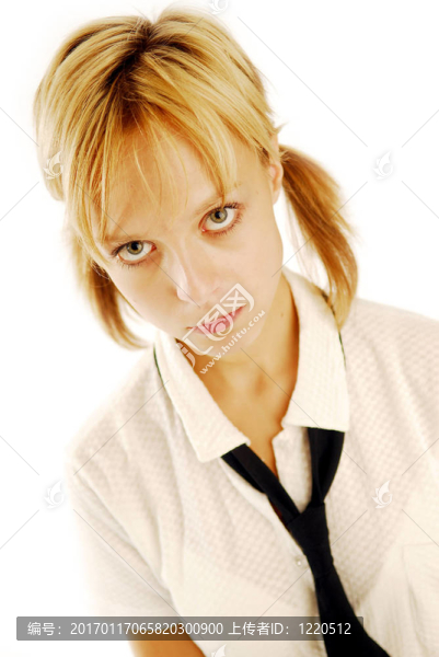穿校服的女孩