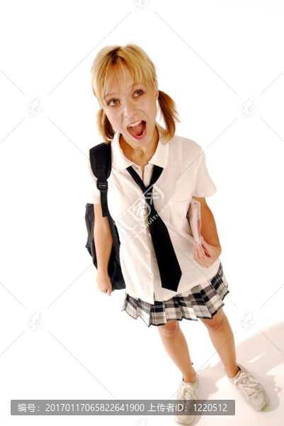 穿校服的女孩