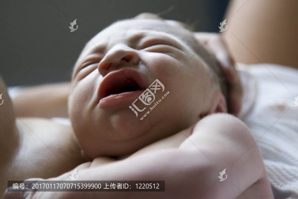 新生的嬰兒