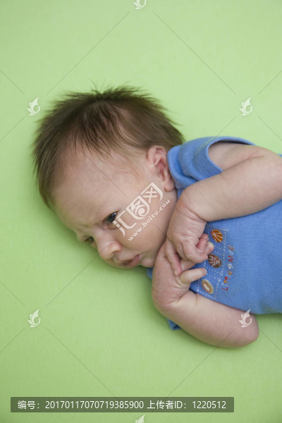 一個(gè)星期大的嬰兒