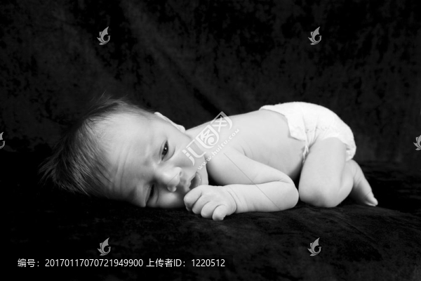 一個星期大的嬰兒