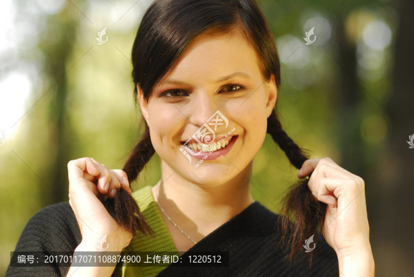 女孩-匯圖網(wǎng) www.fosd68.com 女孩