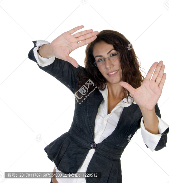 用手掌做姿勢的女人