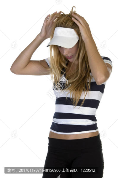 聰明的女士調(diào)整她的帽子