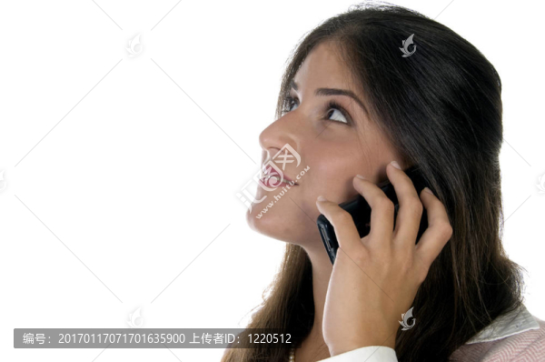 女性手持移動和仰視